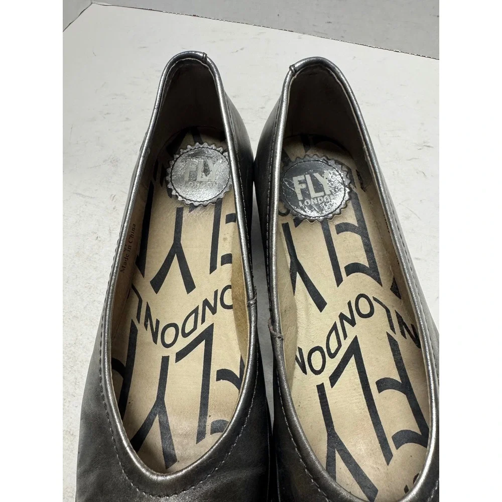 Fly London Yaz Metallic Silver Leather Wedge Pumps P500424069 Womens 37 6.5